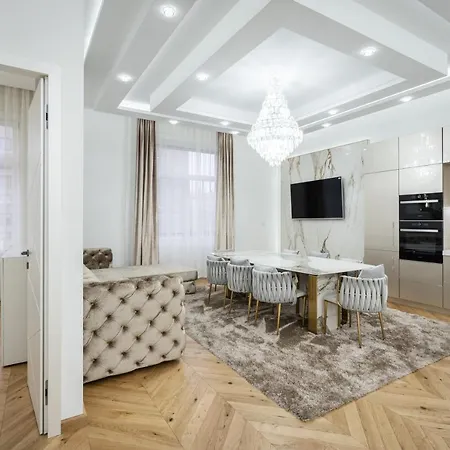Heart Of Luxury With Amazing View