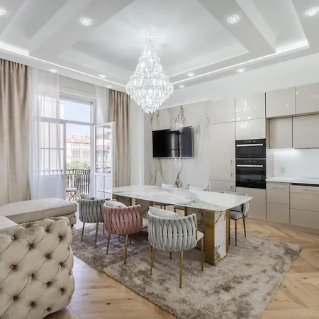 Heart Of Luxury With Amazing View