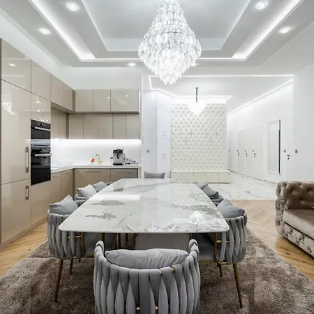 Heart Of Luxury With Amazing View 아파트 *