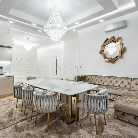 Heart Of Luxury With Amazing View Apartmán